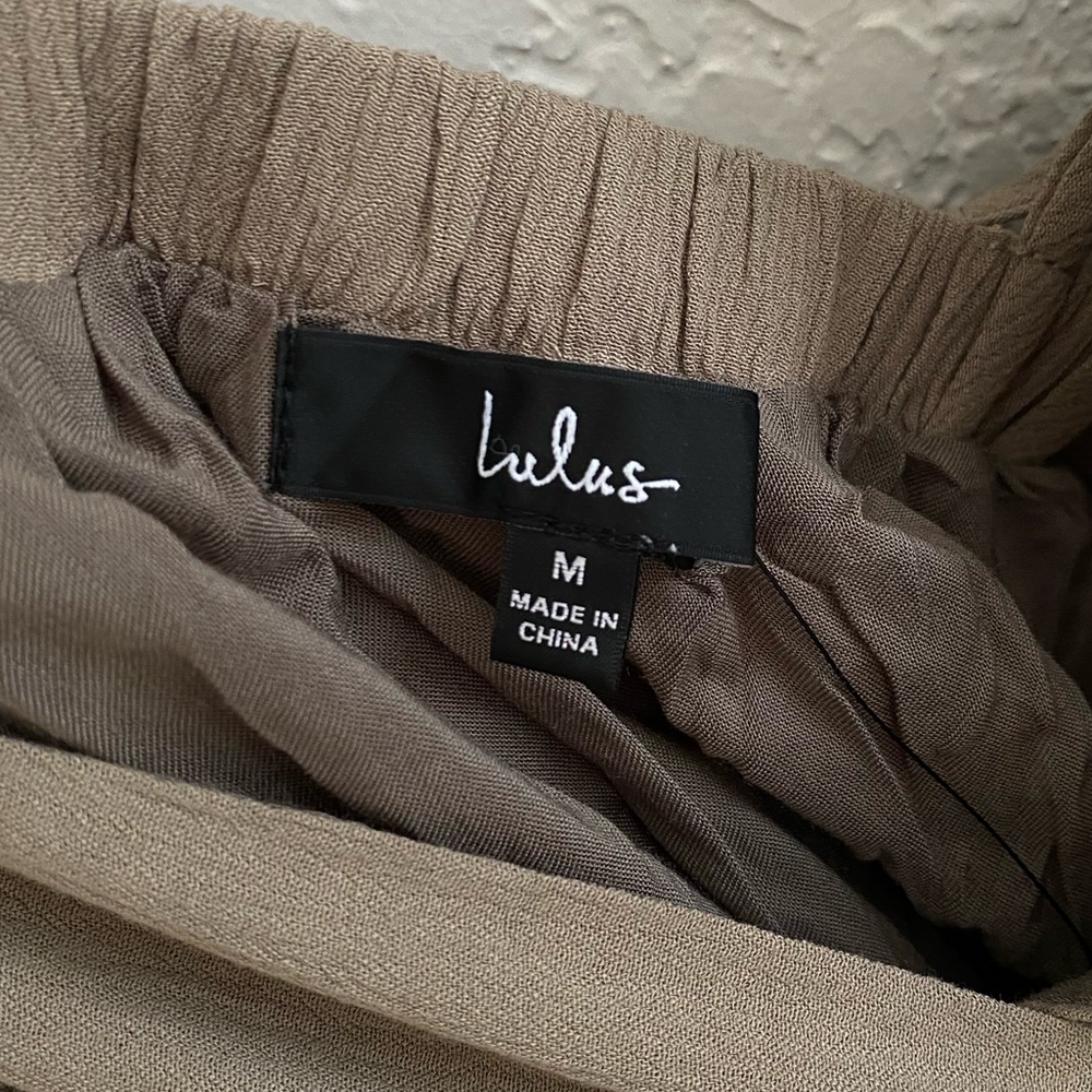 Lulus - Paradise is Calling Strappy Romper in Olive Green (NWT) - Size : M - Picture 8 of 12